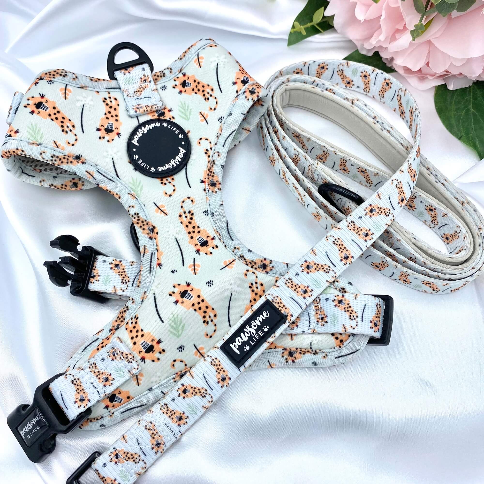 Fashionable dog leash showcasing a striking tiger pattern, designed for durability and style