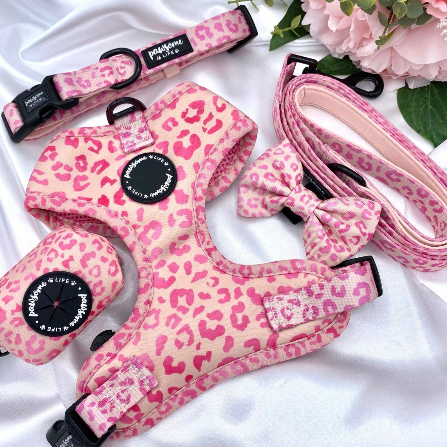 Cute bow tie dog collar with Velcro fastening